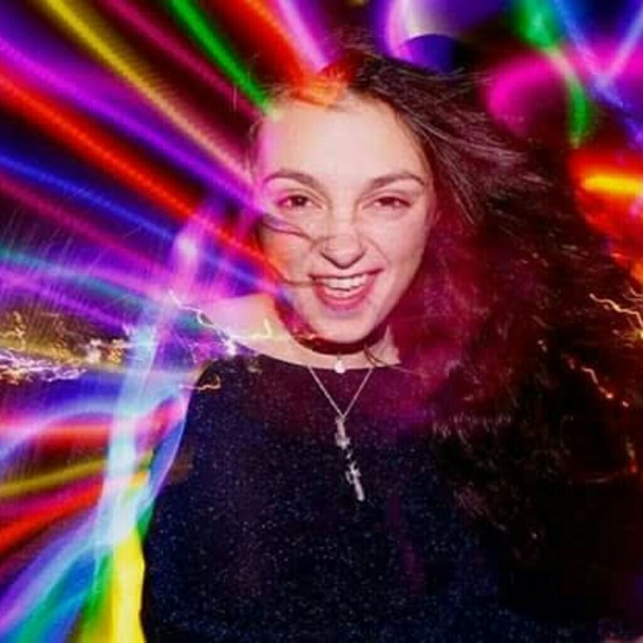 Hello poshers! - Picture 6 of 7